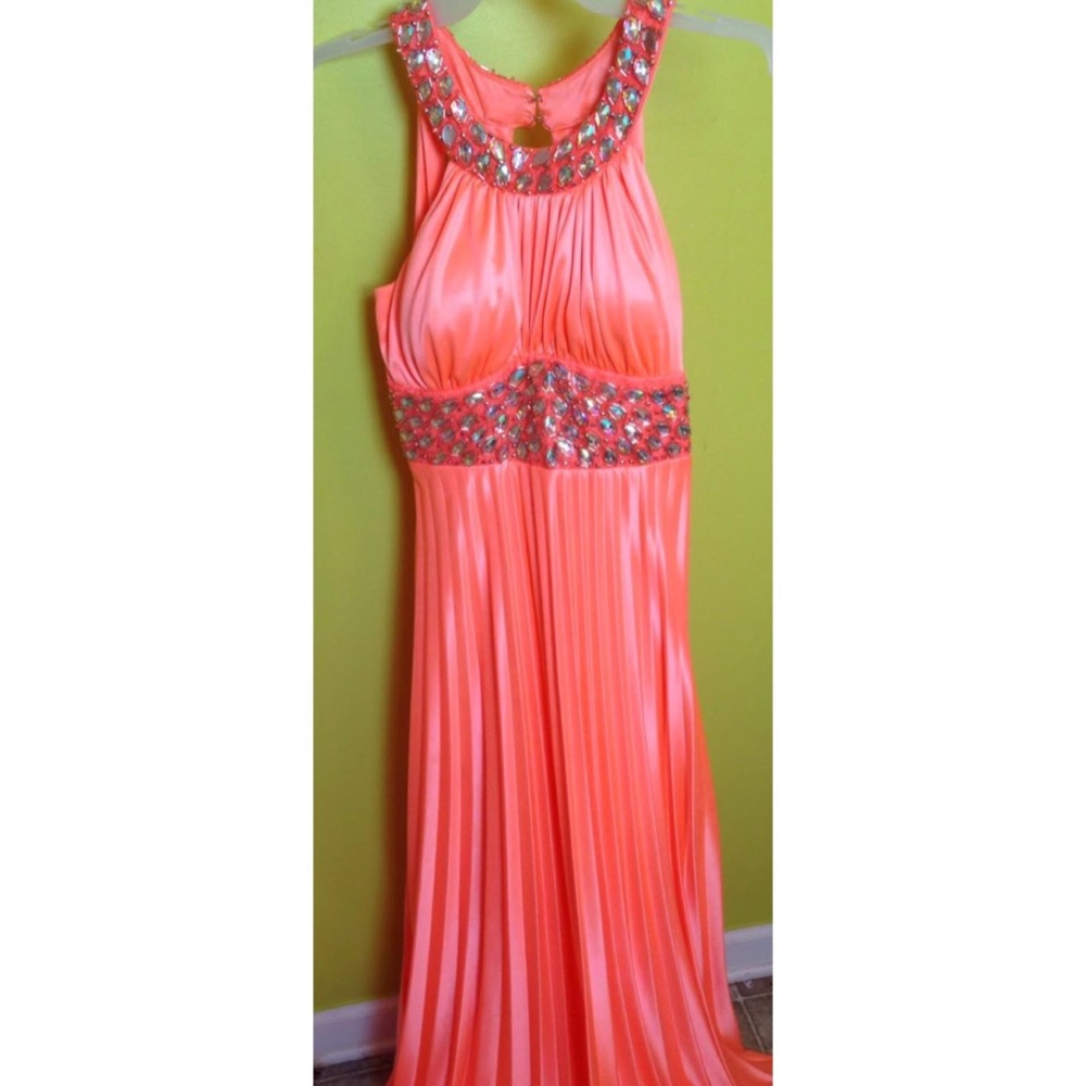 Homecoming • Prom • Formal Dress